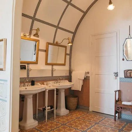In Guest - Dhote In An Exceptional *